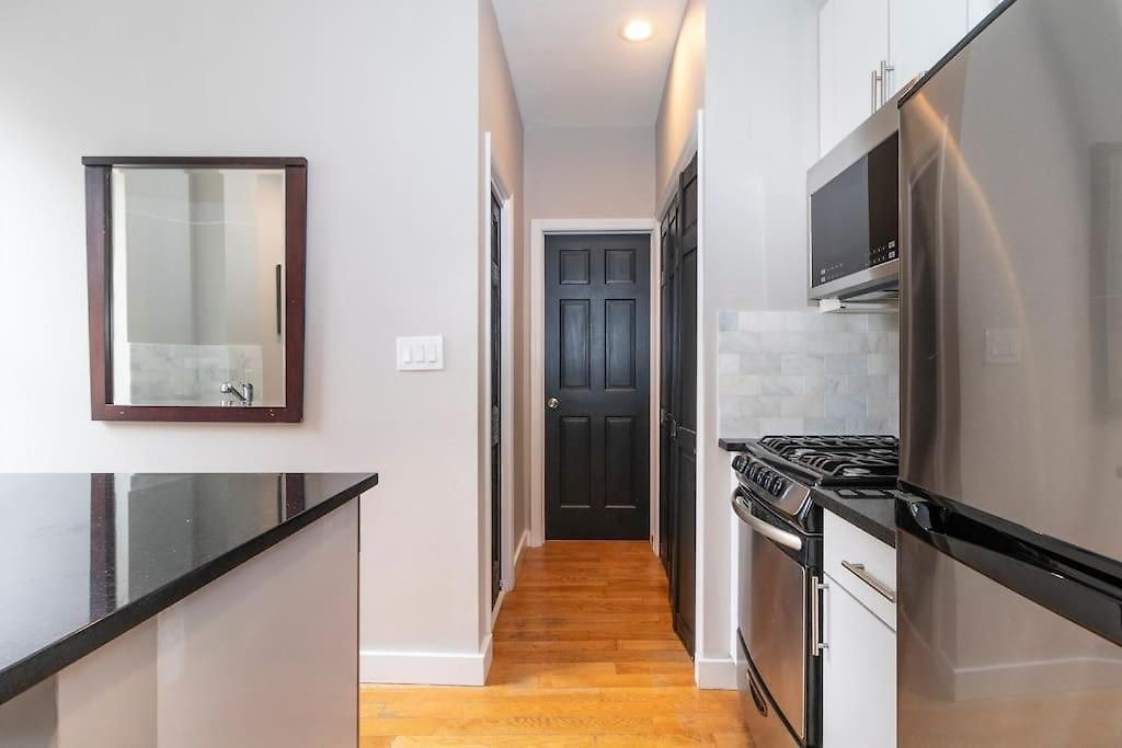 Renovated Lower Eastside 2br Washer Dryer * New York