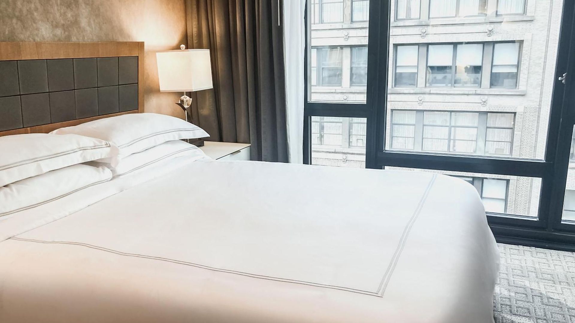 Executive Le Soleil Hotel