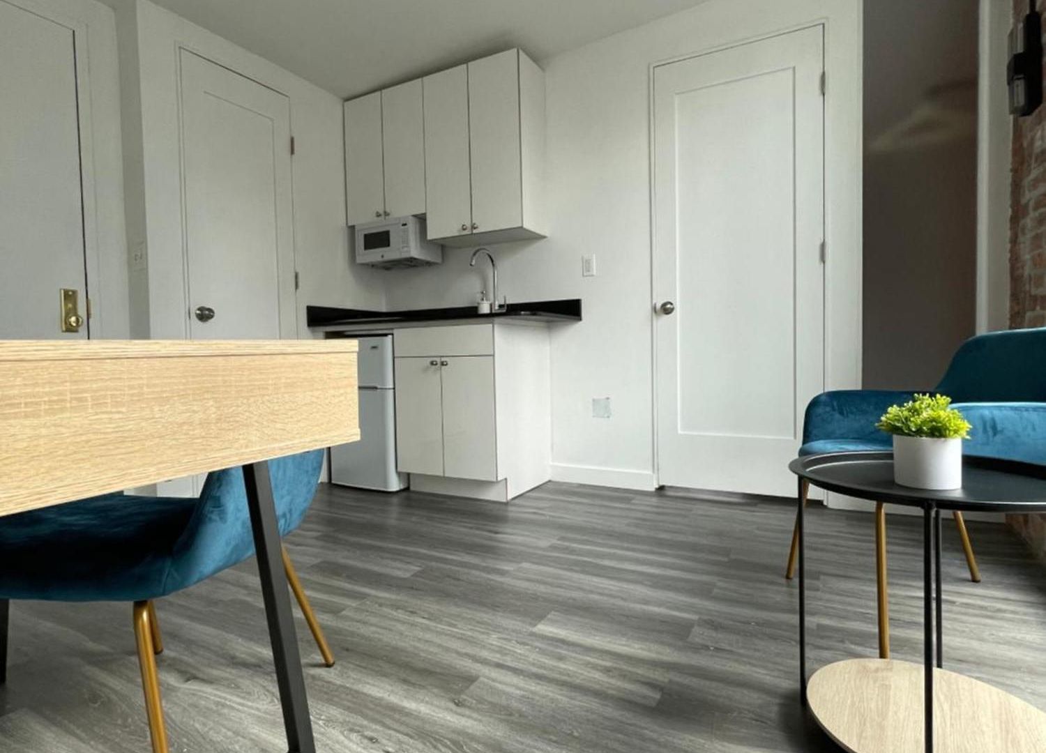 And The City, Empire State Building Apartment