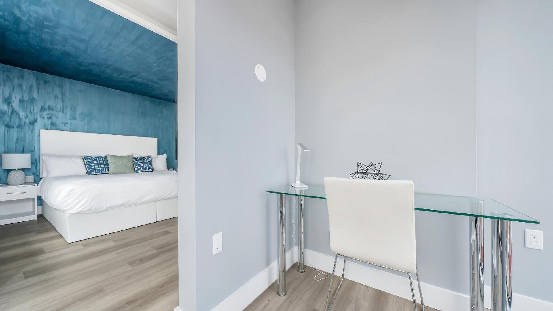 Hotel Global Luxury At The Arches 4*