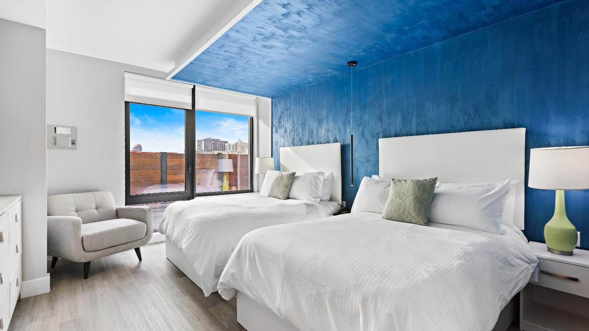 Global Luxury At The Arches 4*