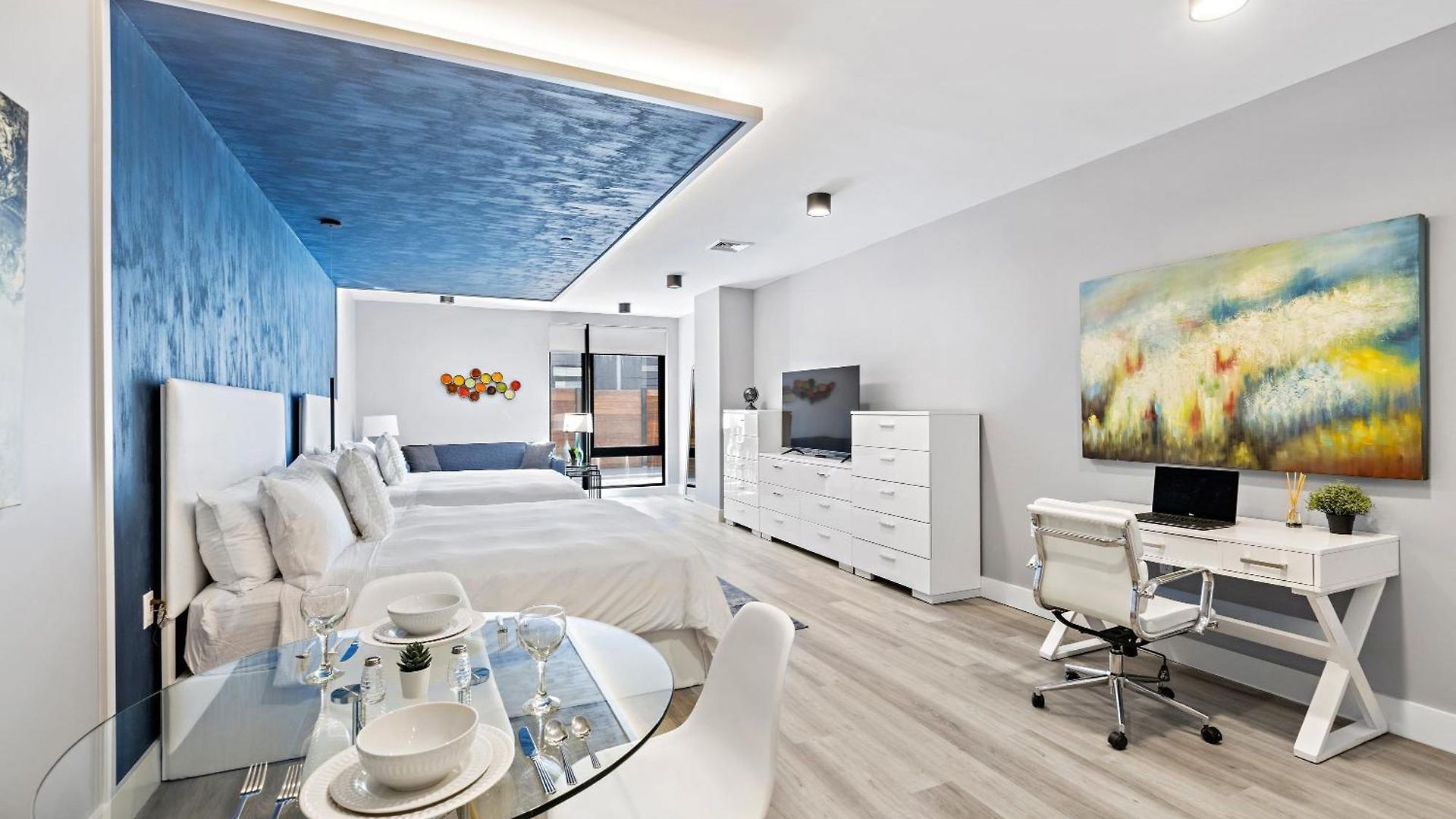 Global Luxury At The Arches 4*