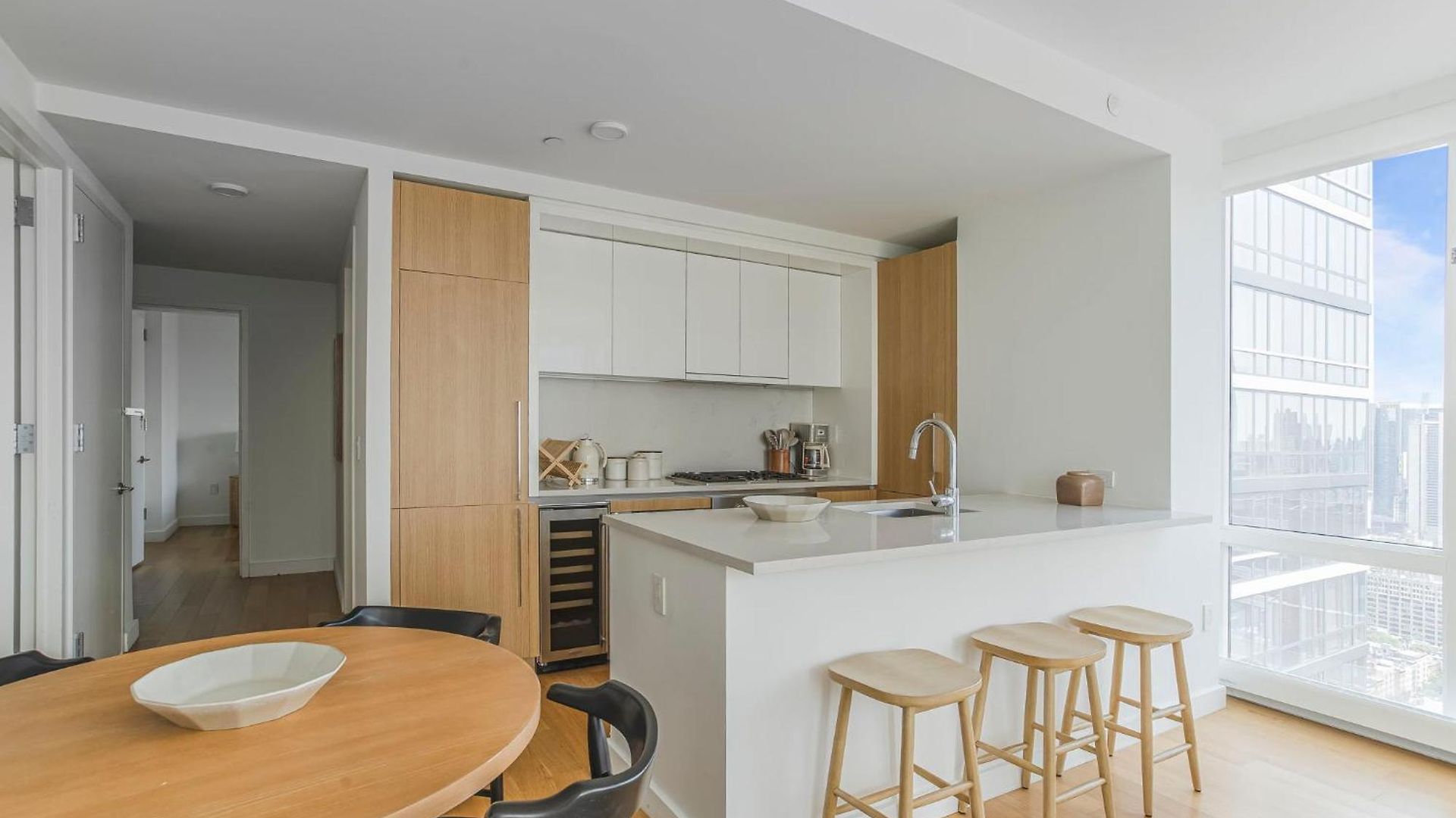 Adorable Hiding 2bd 2bath Gem