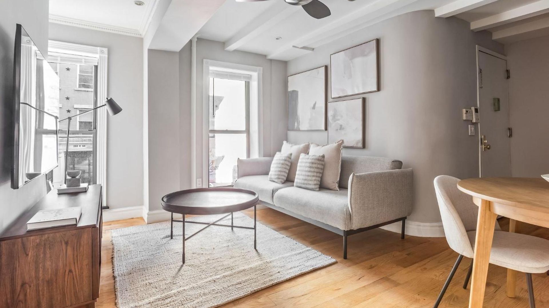 Charming 2bed 1bth Apt