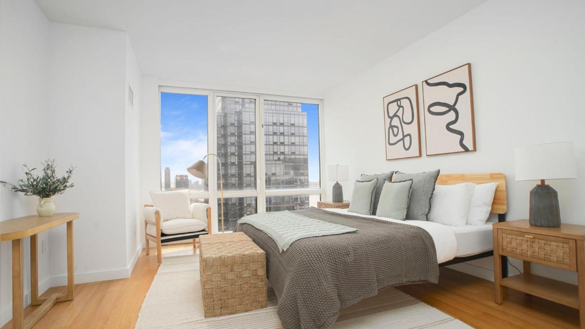 Adorable Hiding 2bd 2bath Gem New York