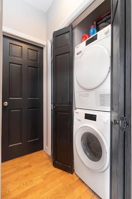 Renovated Lower Eastside 2br Washer Dryer *