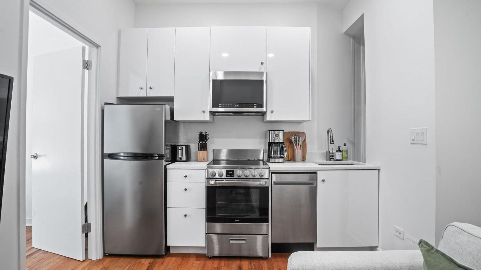 Minimalist Charm 2br 1bath * New York