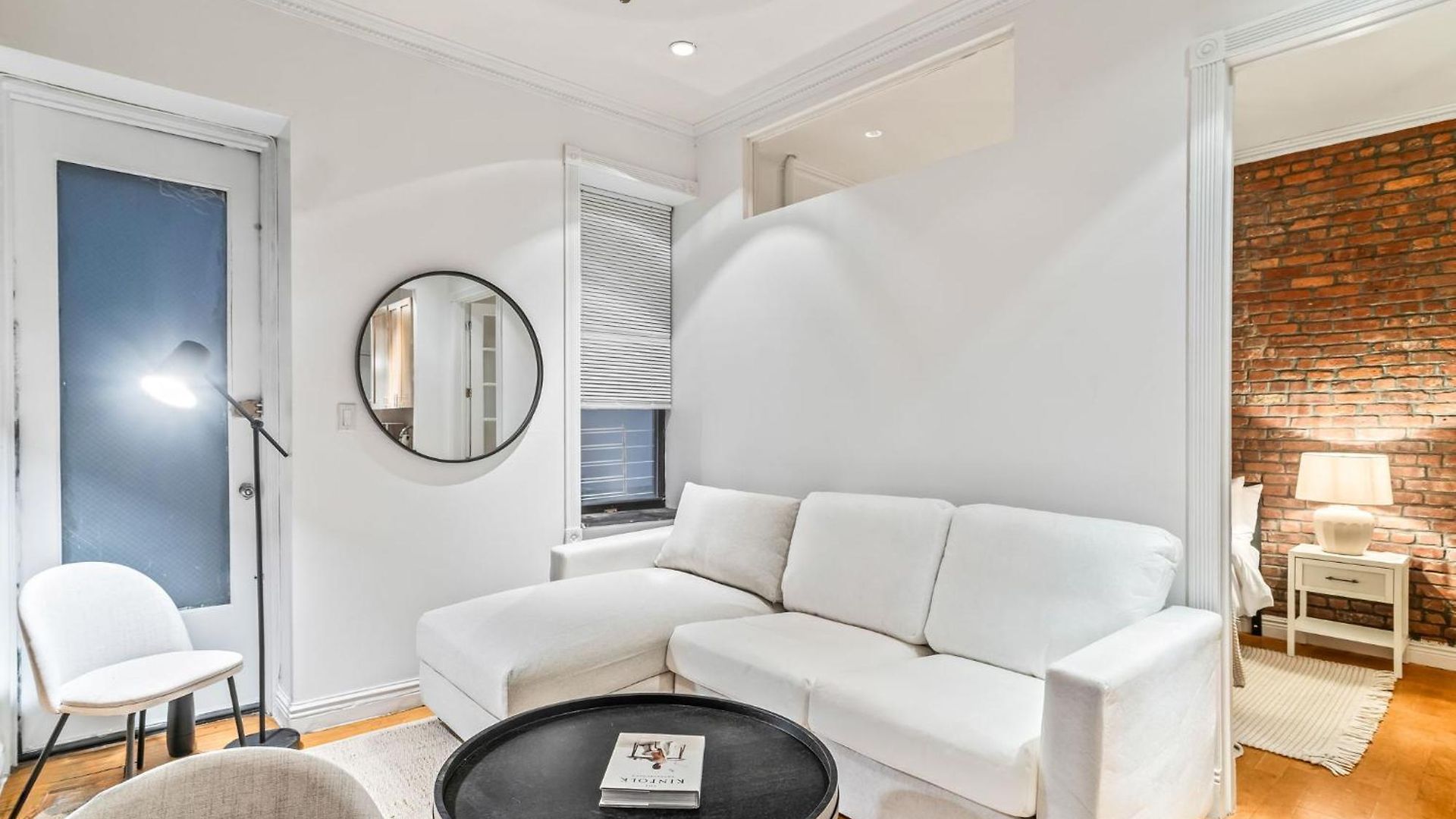 Cute 3bd 2bath Apartment *