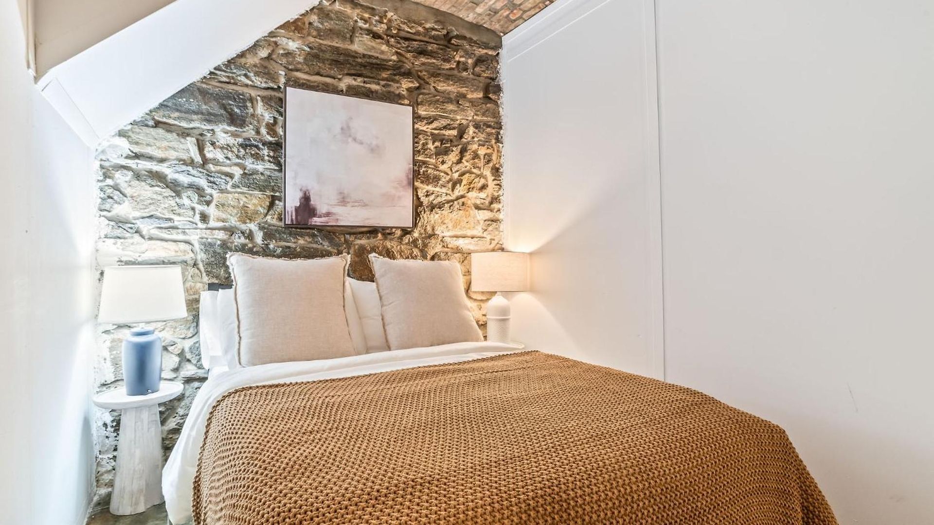 Cute 3bd 2bath Apartment *