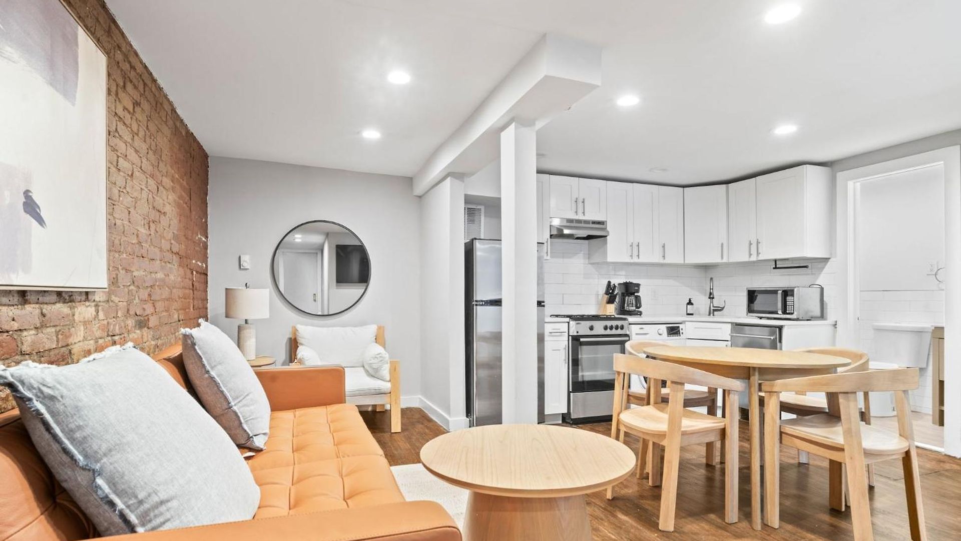 Chelsea Charm 2bd 1 Bath