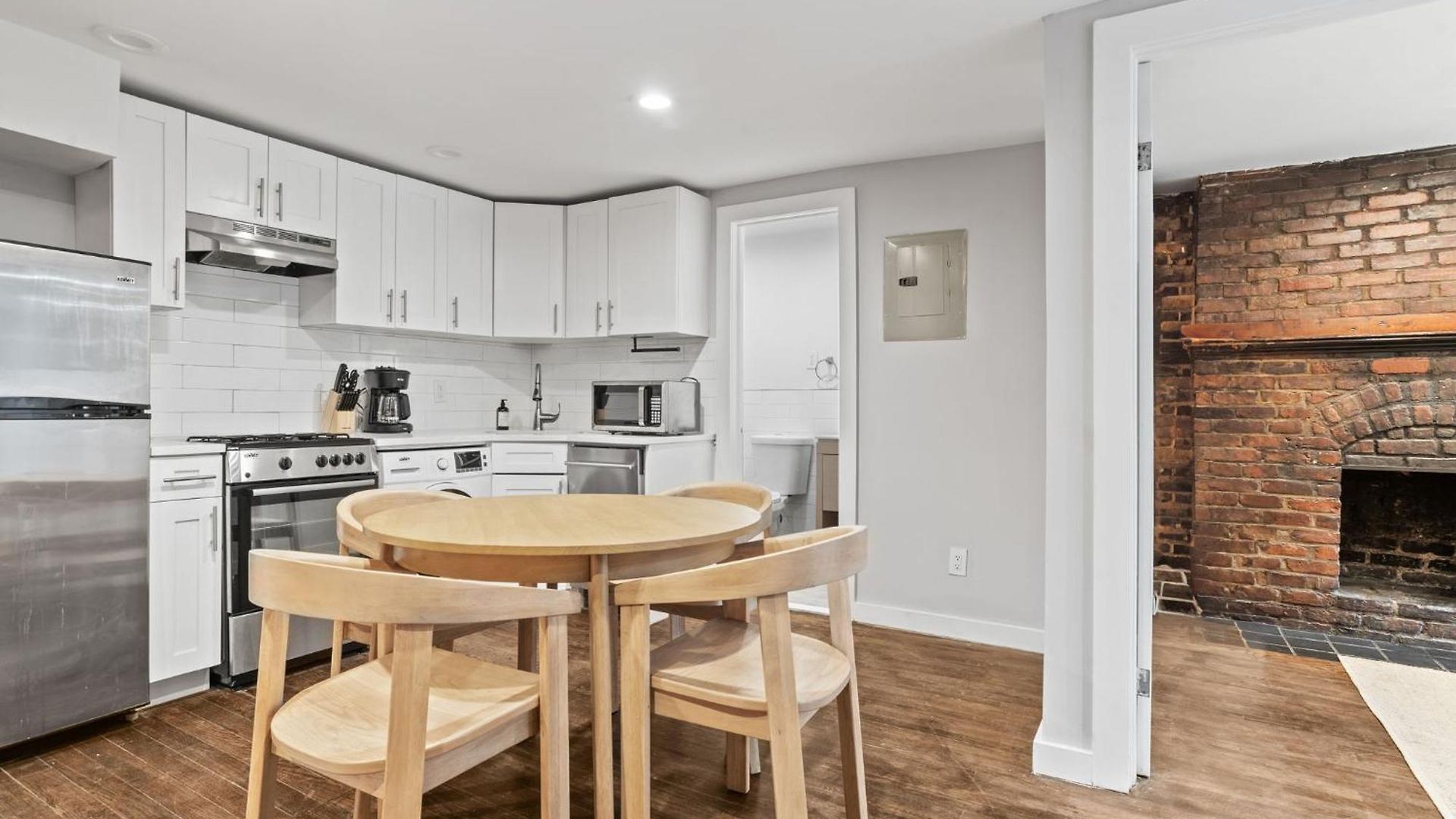 Chelsea Charm 2bd 1 Bath