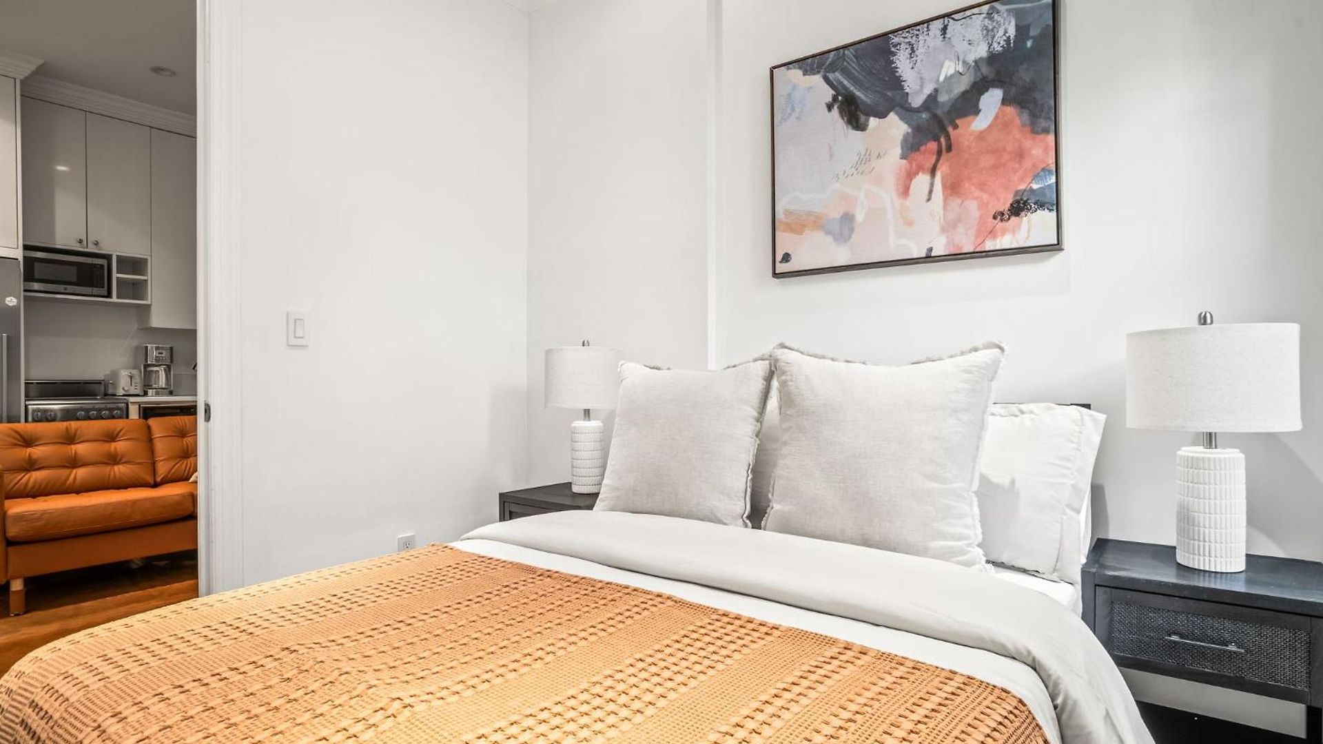 Modern 3bd 1 Bath Escape Apartment *