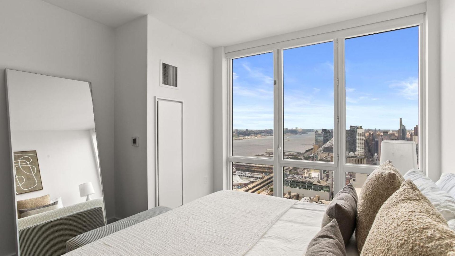 Stunning Views To Empire State With Amazing 2bd Apartment New York