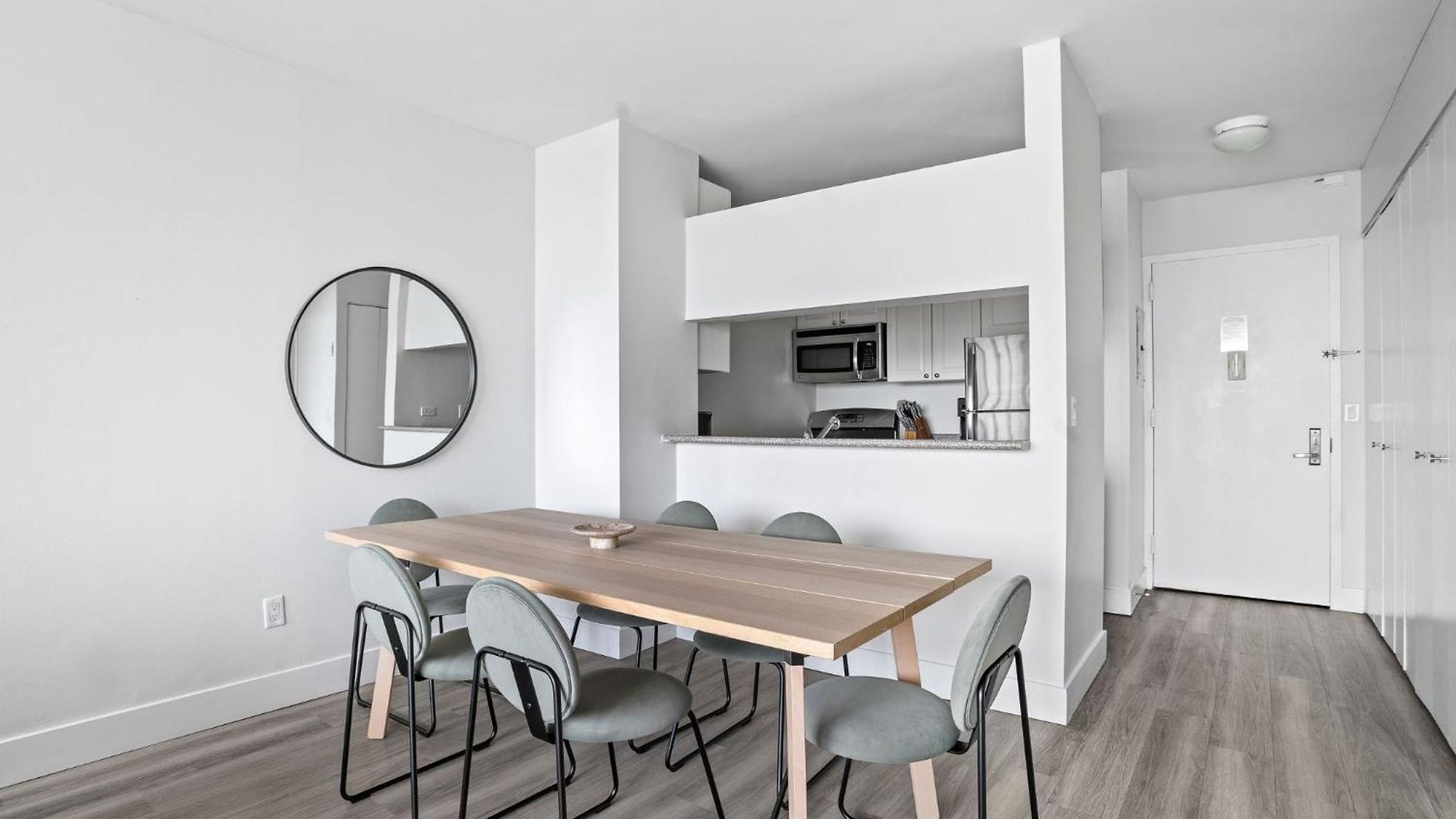 Apartment Inviting 2bedroom 2bath