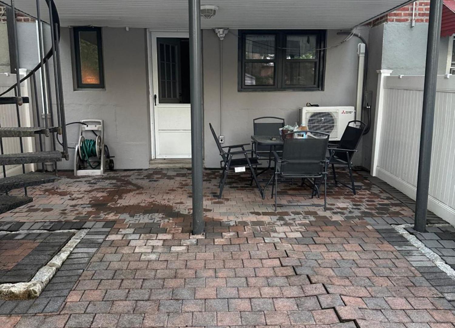 Apartment Morris Park Area *