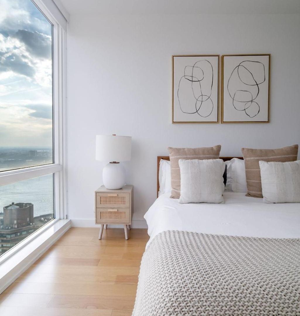 Elegant 2 Bd 2 Bath Escape Apartment *