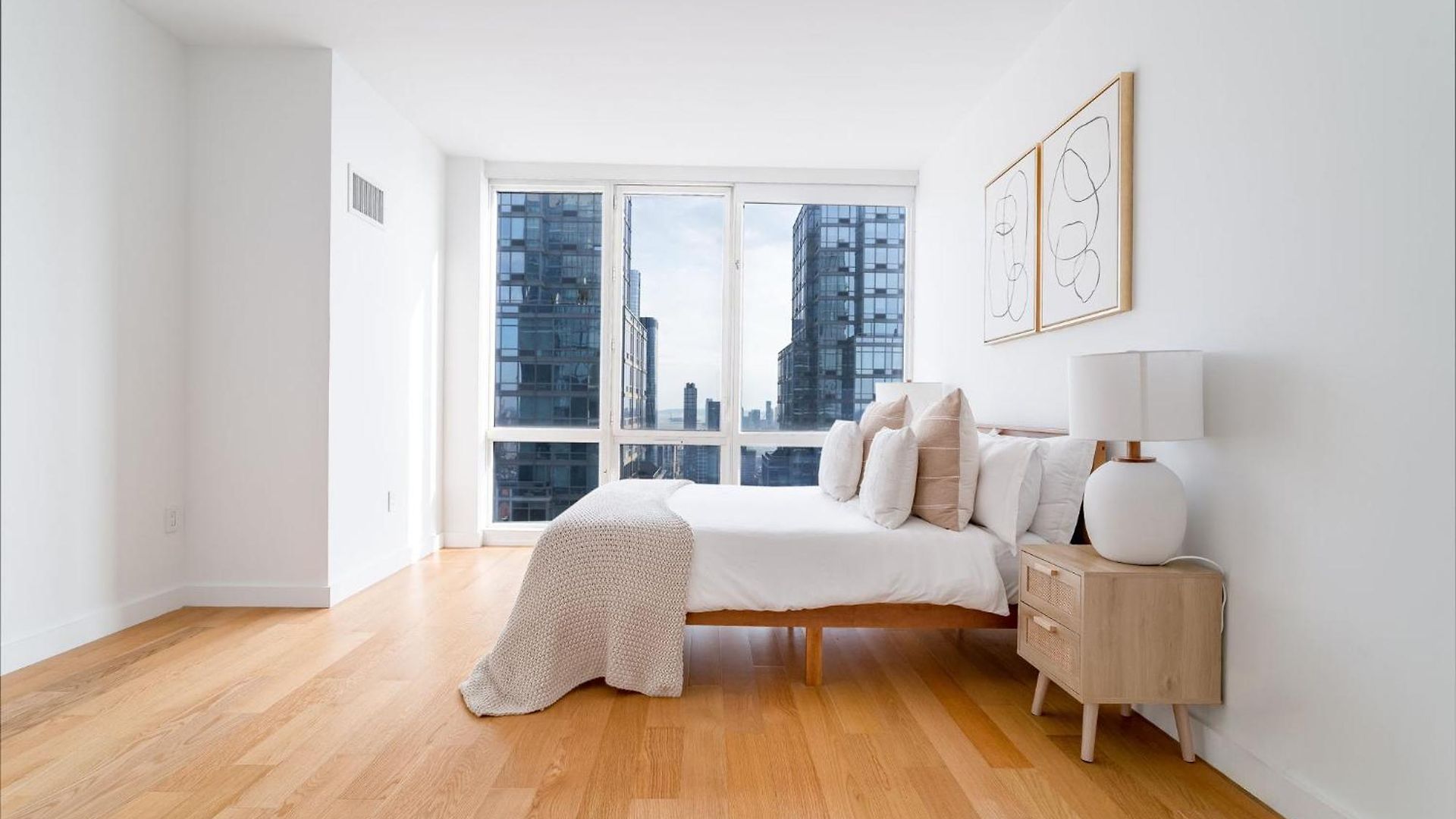 Elegant 2 Bd 2 Bath Escape * New York
