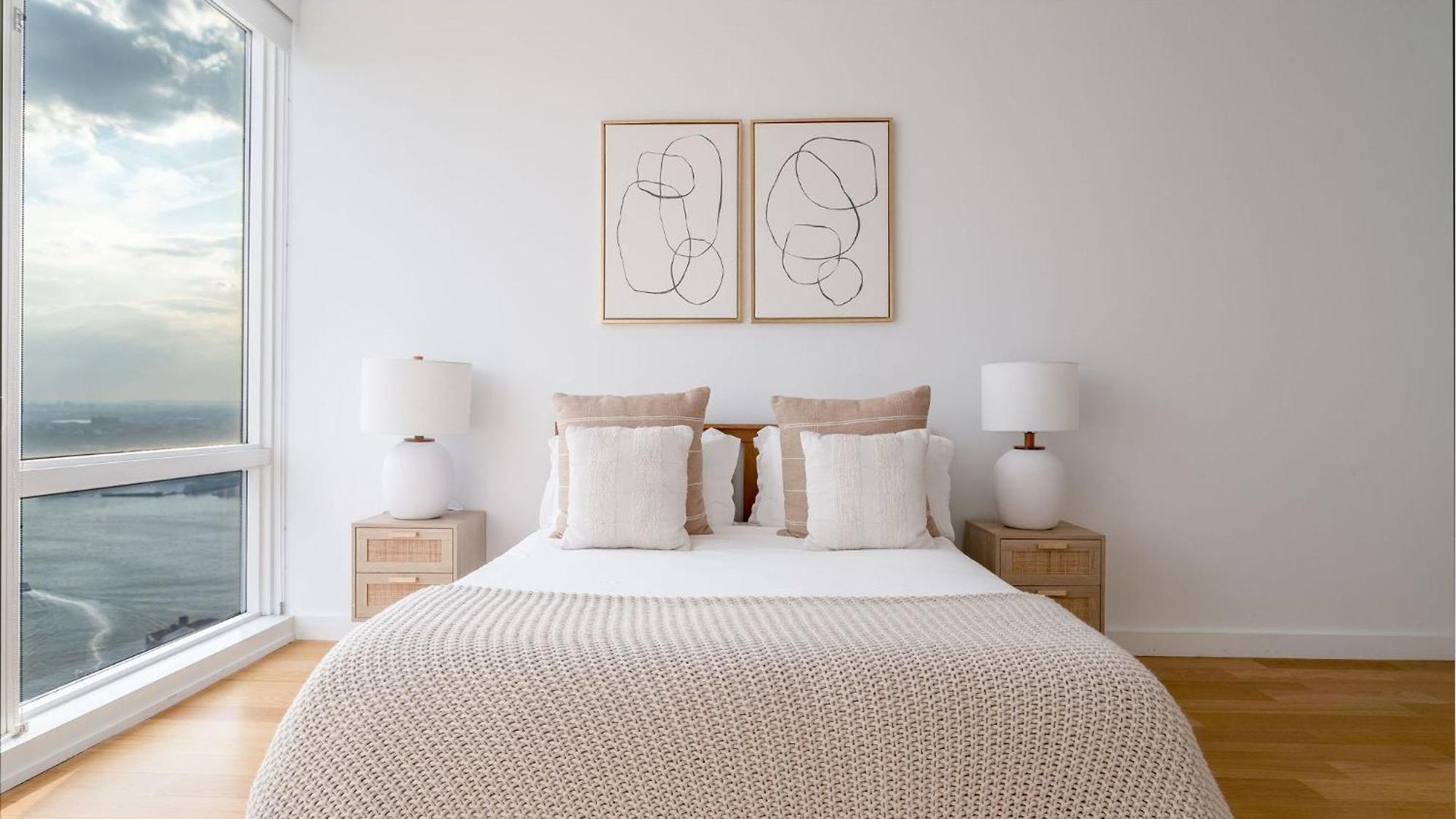 Elegant 2 Bd 2 Bath Escape New York