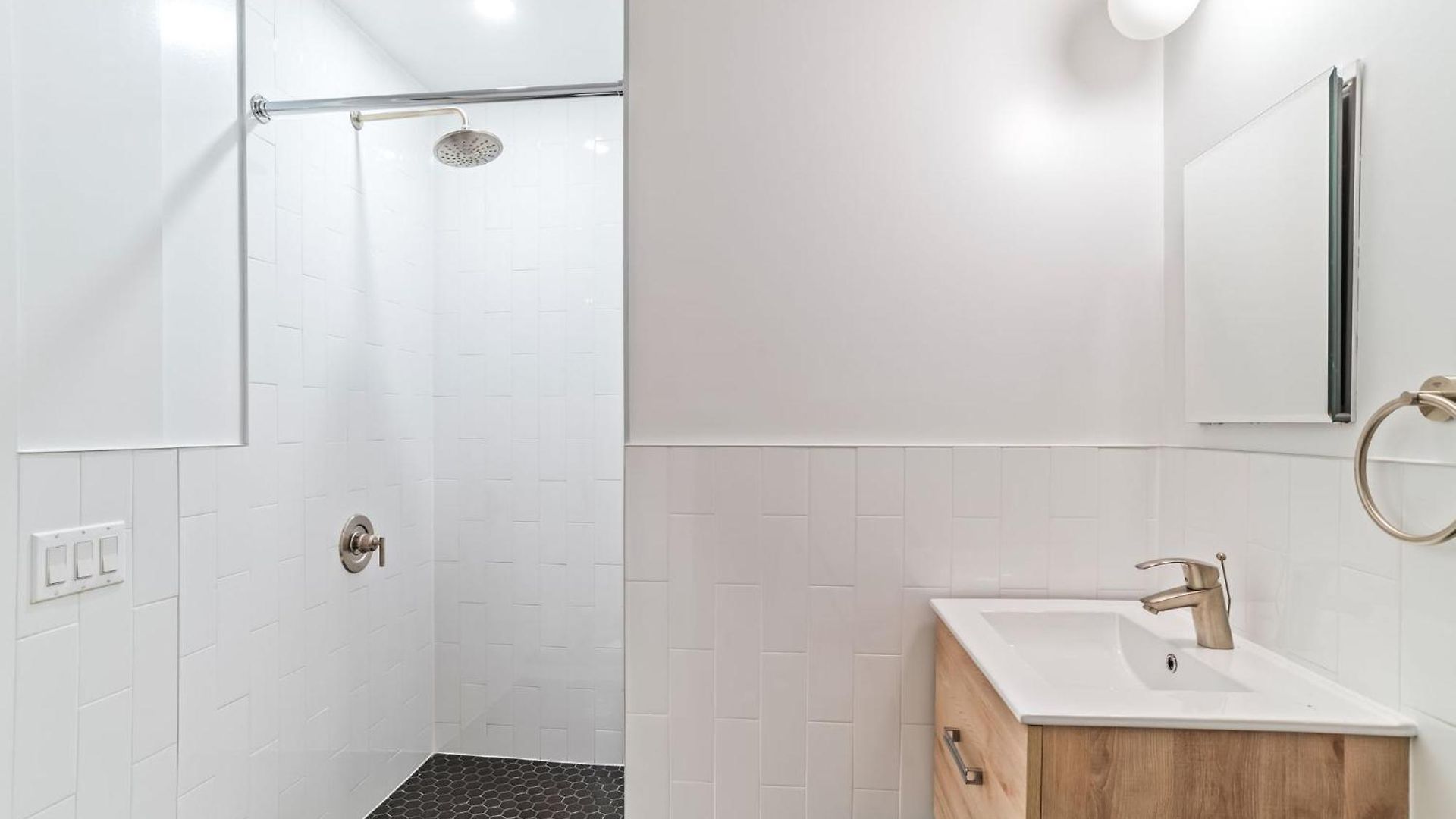 Apartment Astonishing 3br 2bath Apt