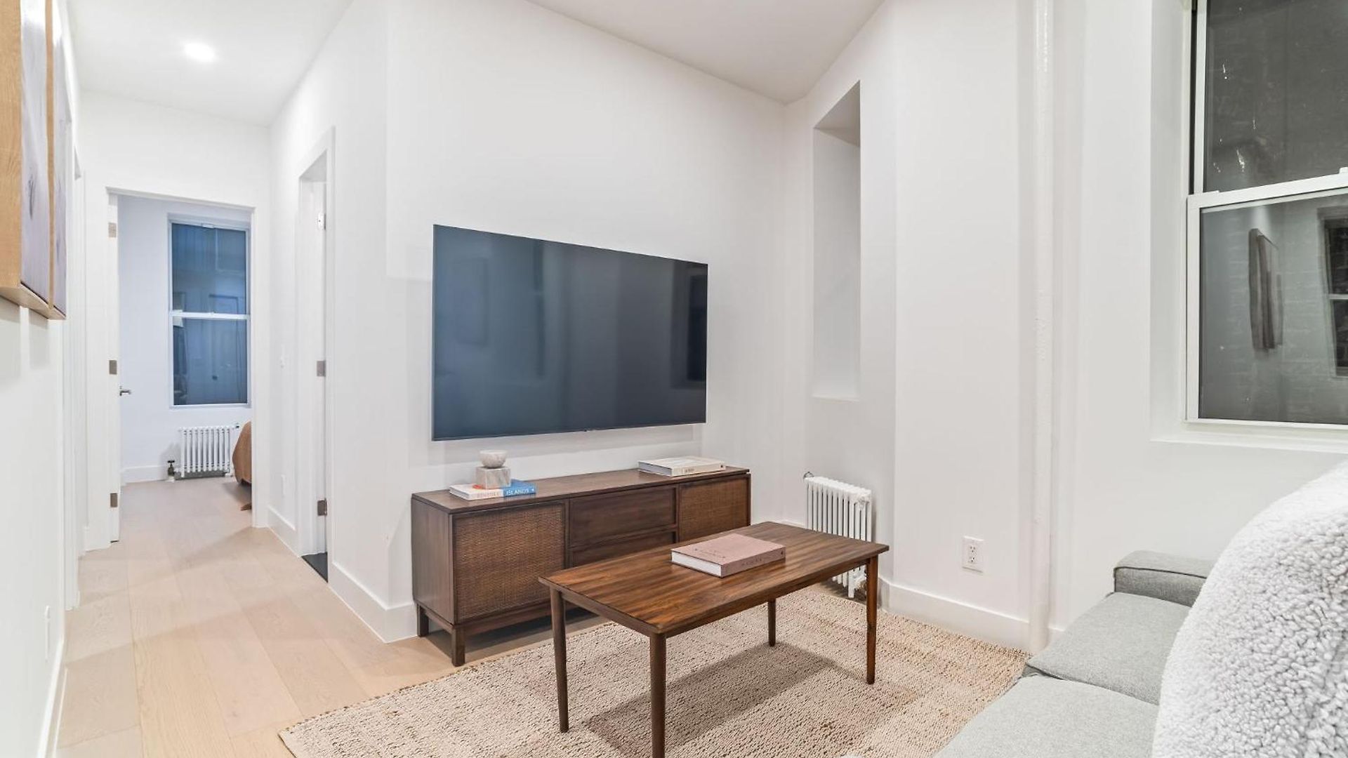 Astonishing 3br 2bath Apt Apartment
