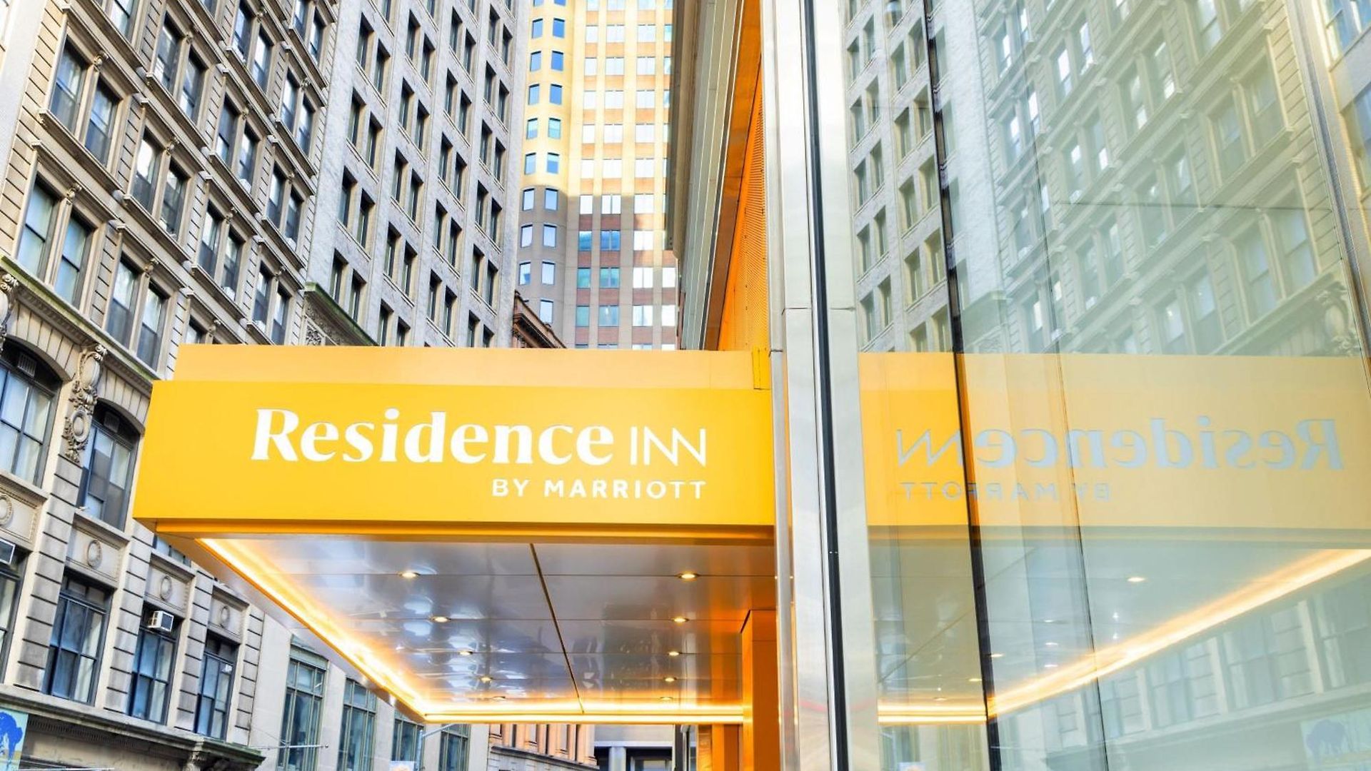 Hotel By Marriott Downtown Manhattan/world Trade Center Area 4*