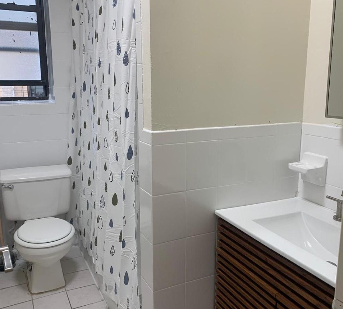 2 Bedroom 1f Apartment *
