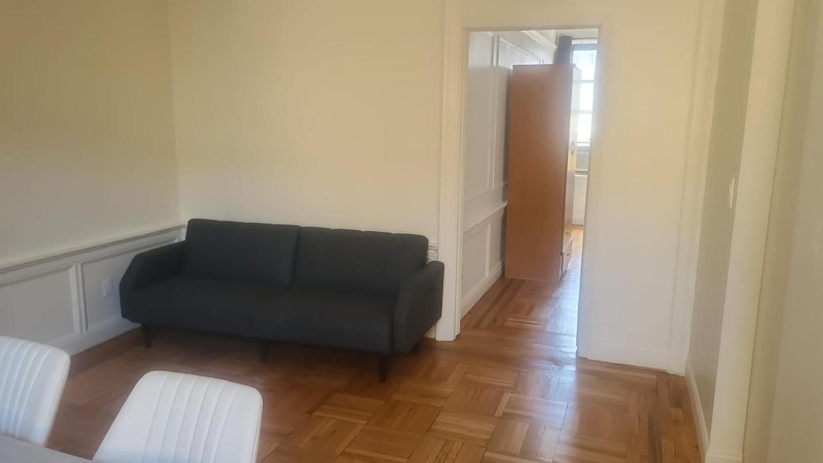 2 Bedroom 1f Apartment *