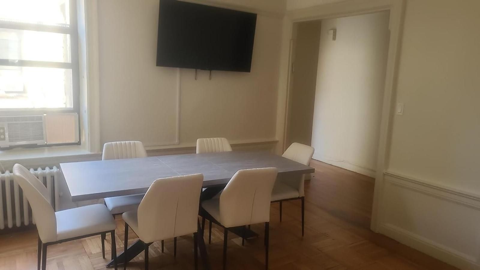 2 Bedroom 1f * New York