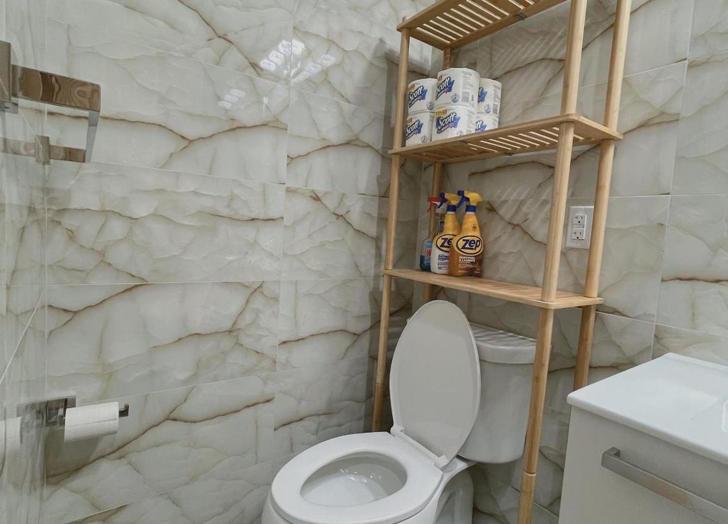 Apartment Beautiful Shared With The Host In The Heart Of Bushwick *