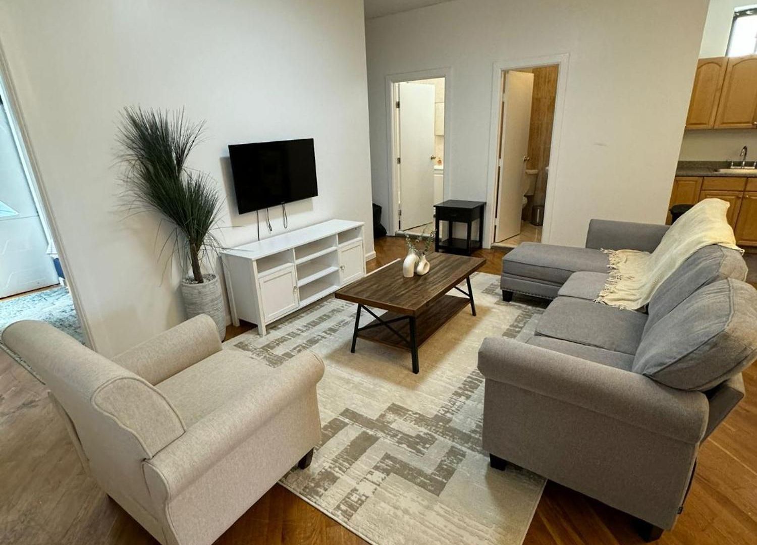 Bright 3 Bedroom In East Harlem! * New York