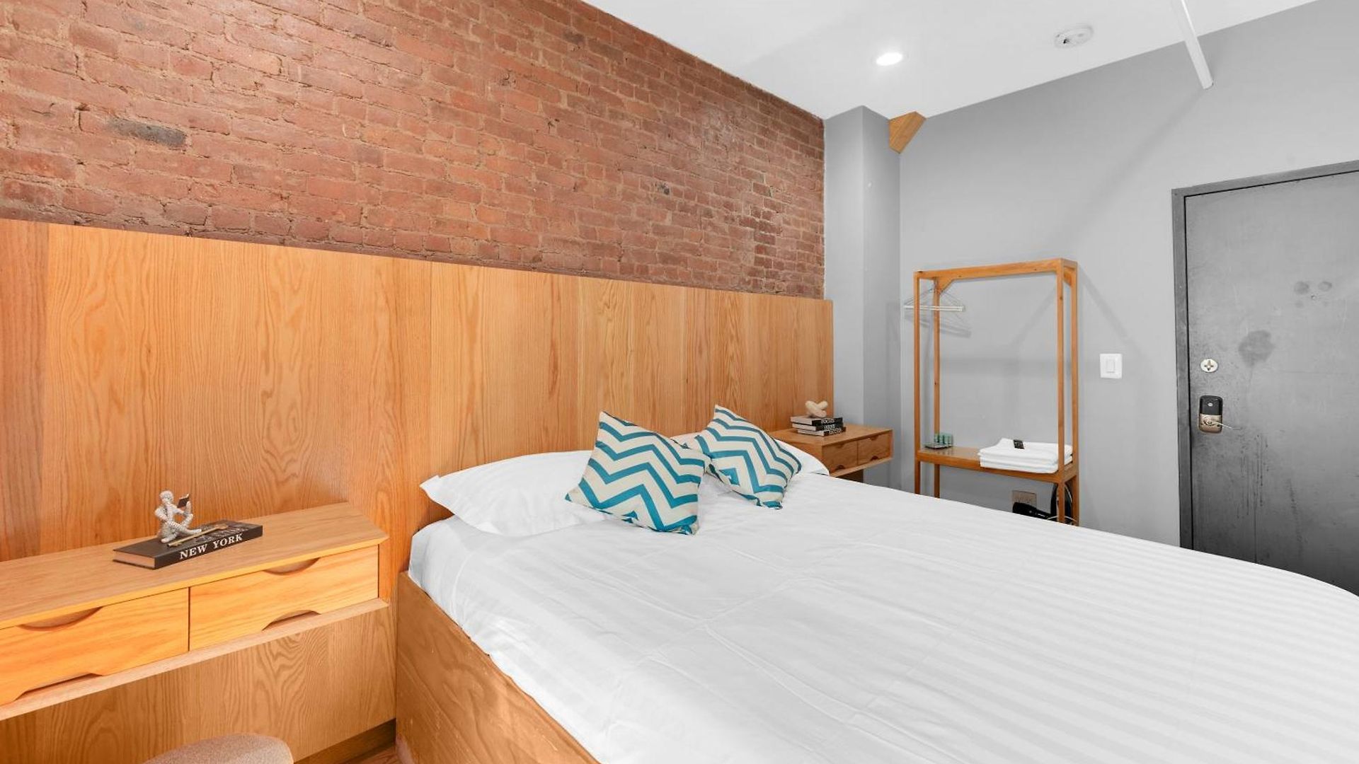 Morris (adults Only) 3*