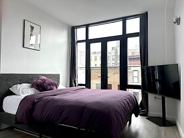 Huge Modern 2 Bedroom In Little Italy New York