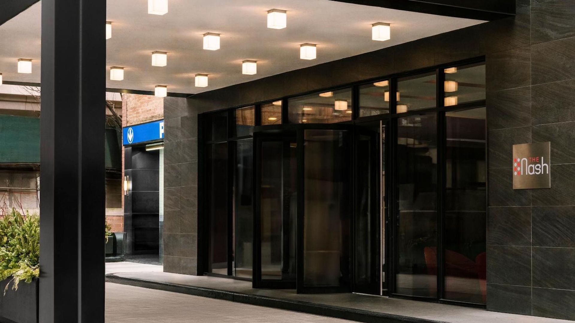 Nester Finn Grand Central Hotel 4*