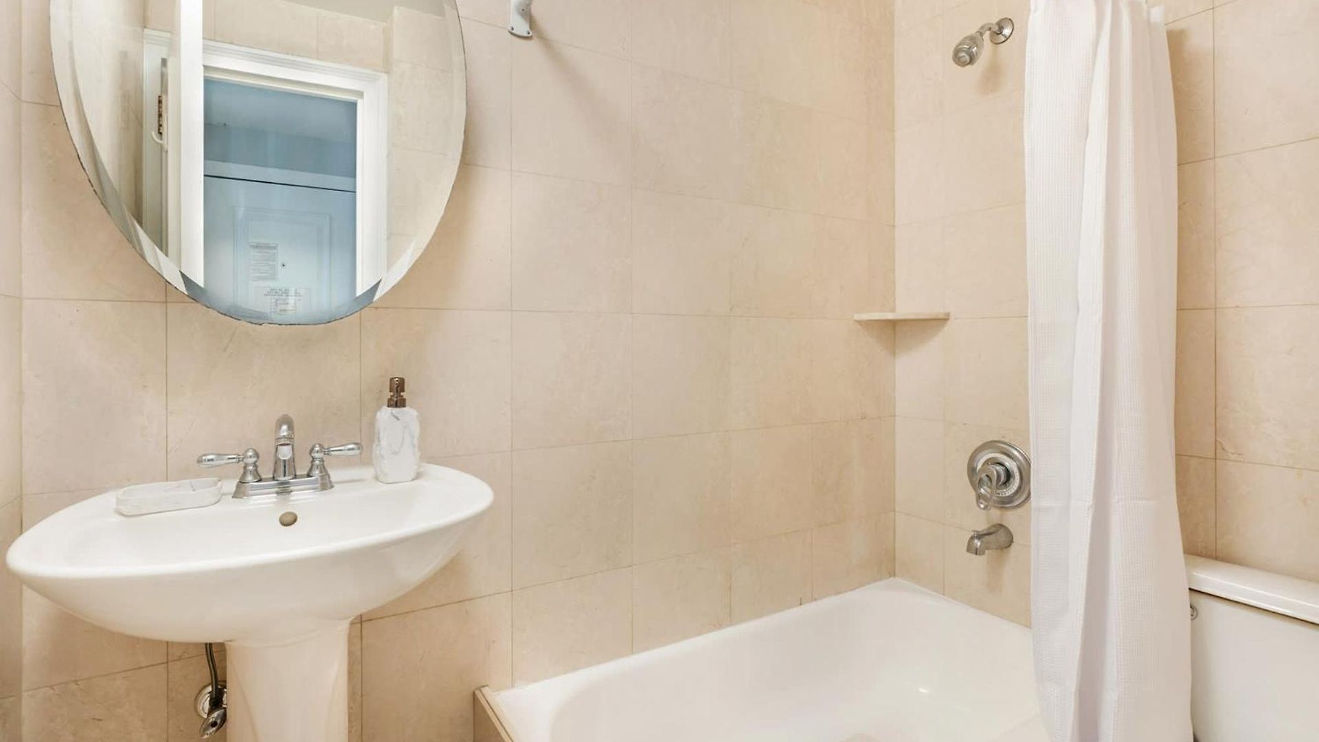 73-410 Luxury 24 Dm New Uws Gym Laundry Apartment *