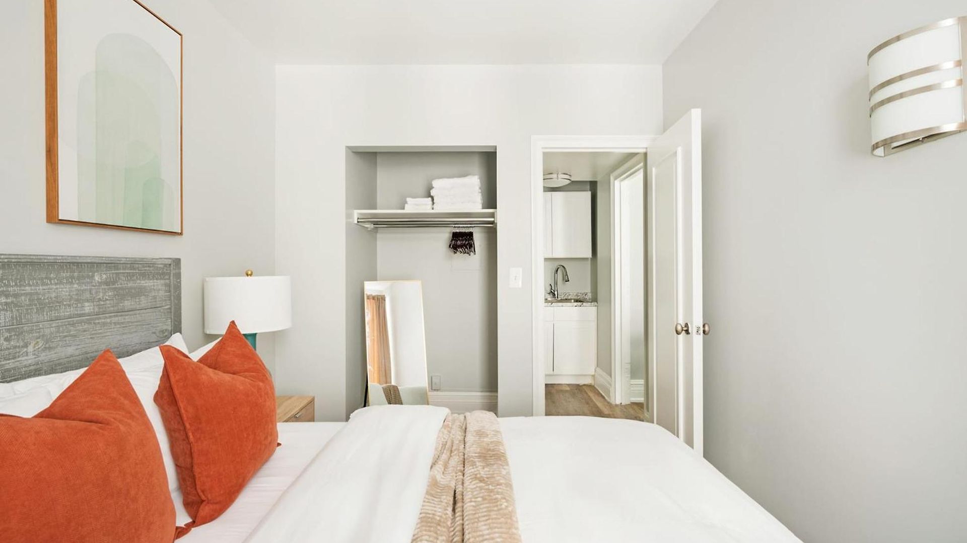 73-406 New 1br 1bth Uws Doorman Gym Apartment New York