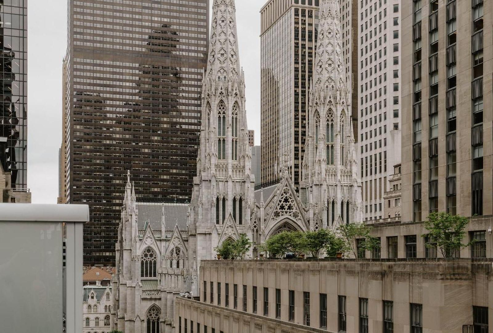 The Jewel Hotel, Hotel New York
