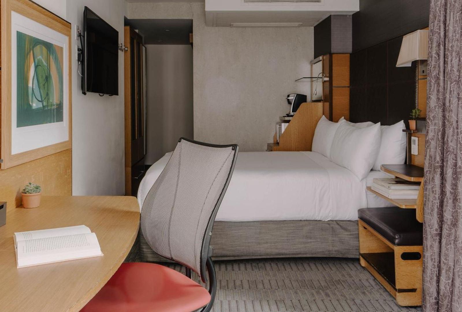 The Jewel Hotel,