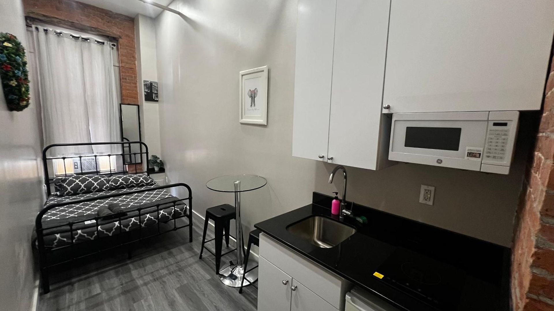 Apartment 31 Street Broadway *