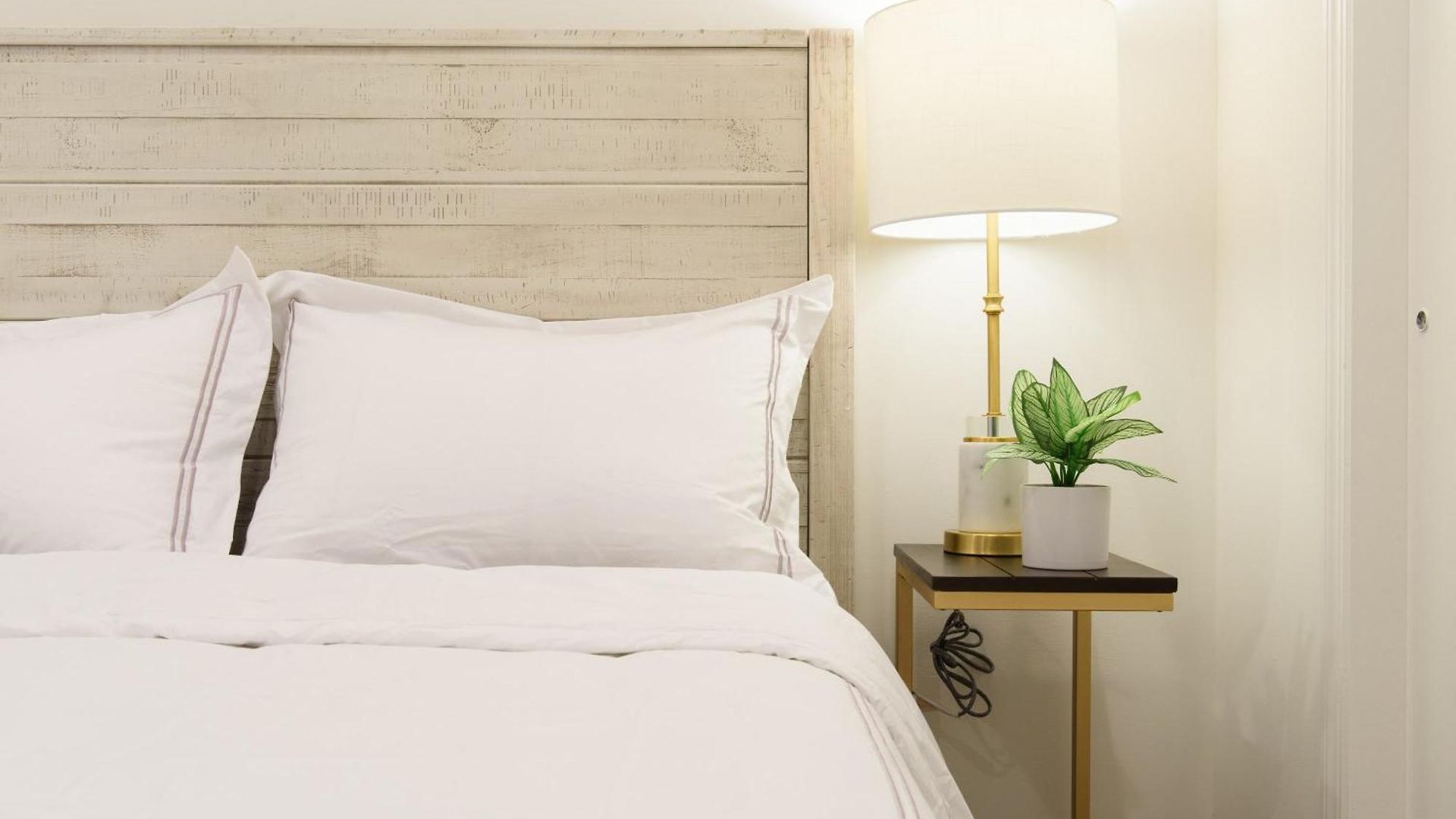 69-2b Prime Lower East East Brand New 1br * New York