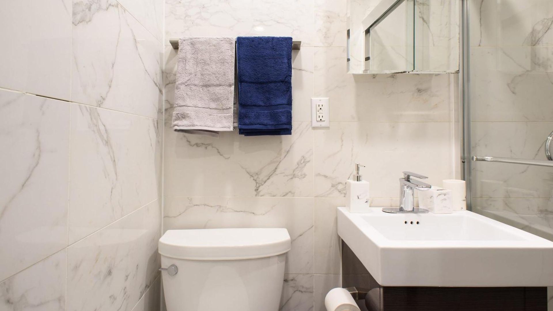 69-2b Prime Lower East East Brand New 1br Apartment