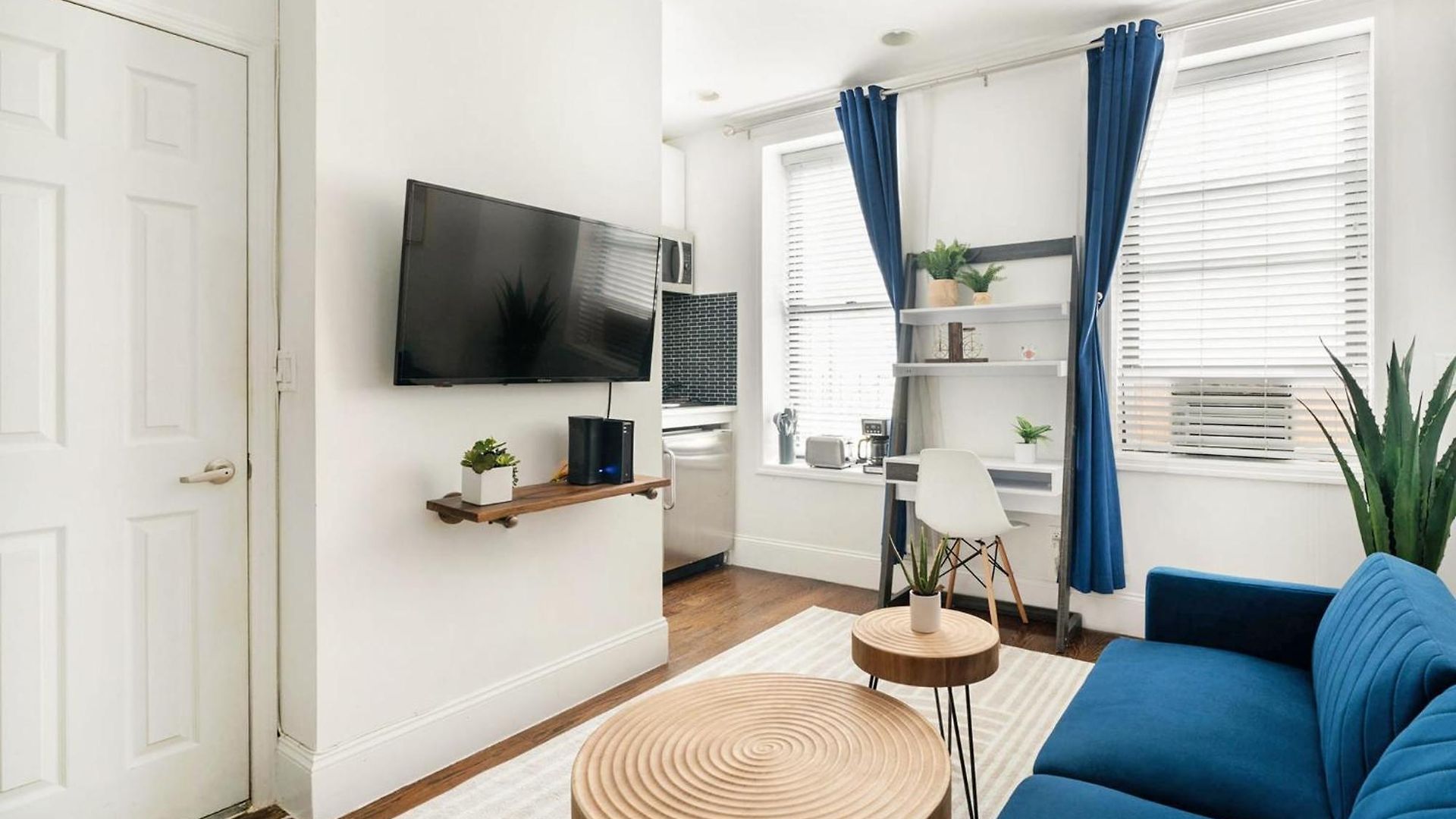 69-2b Prime Lower East East Brand New 1br *