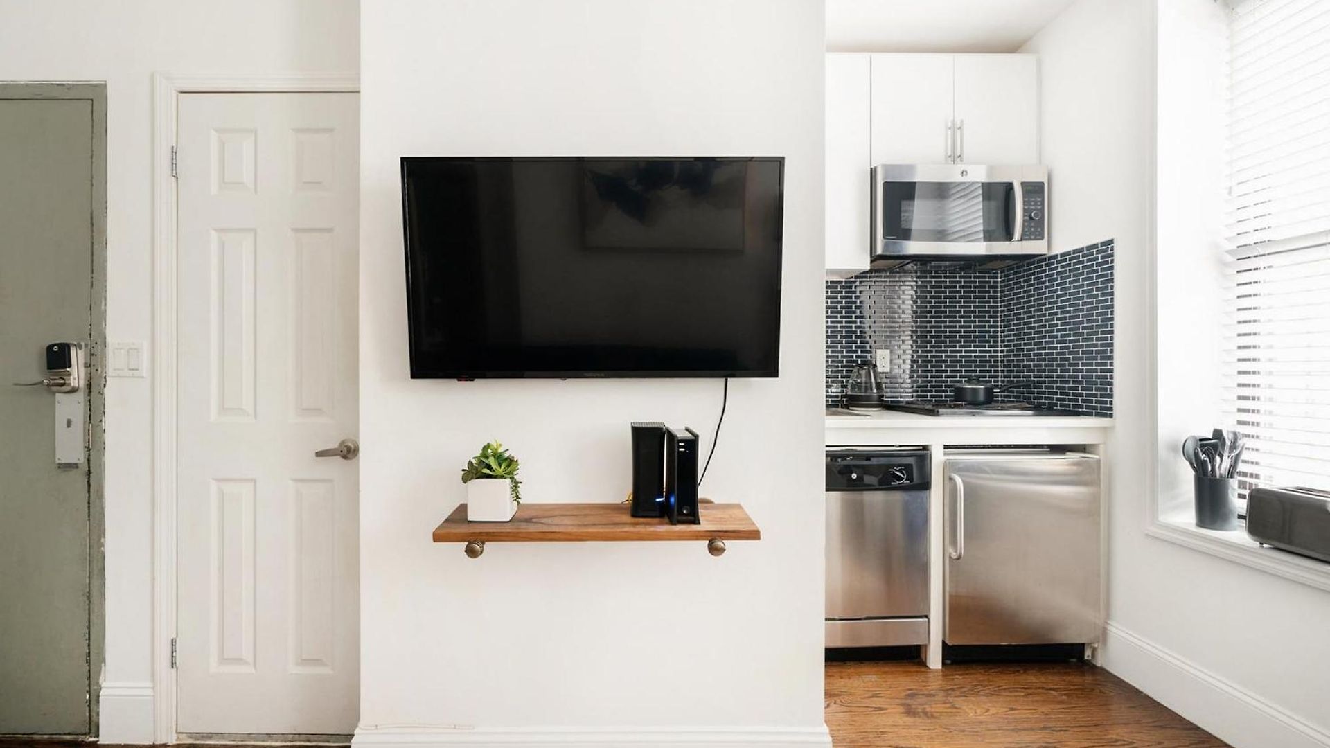 Apartment 69-2b Prime Lower East East Brand New 1br *