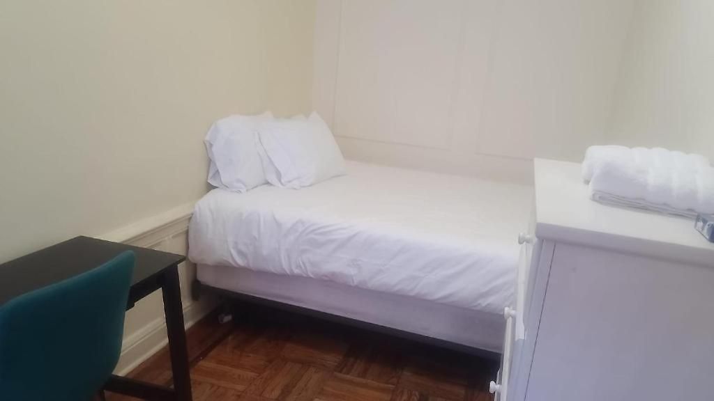 Apartment 3 Bedrooms 2f
