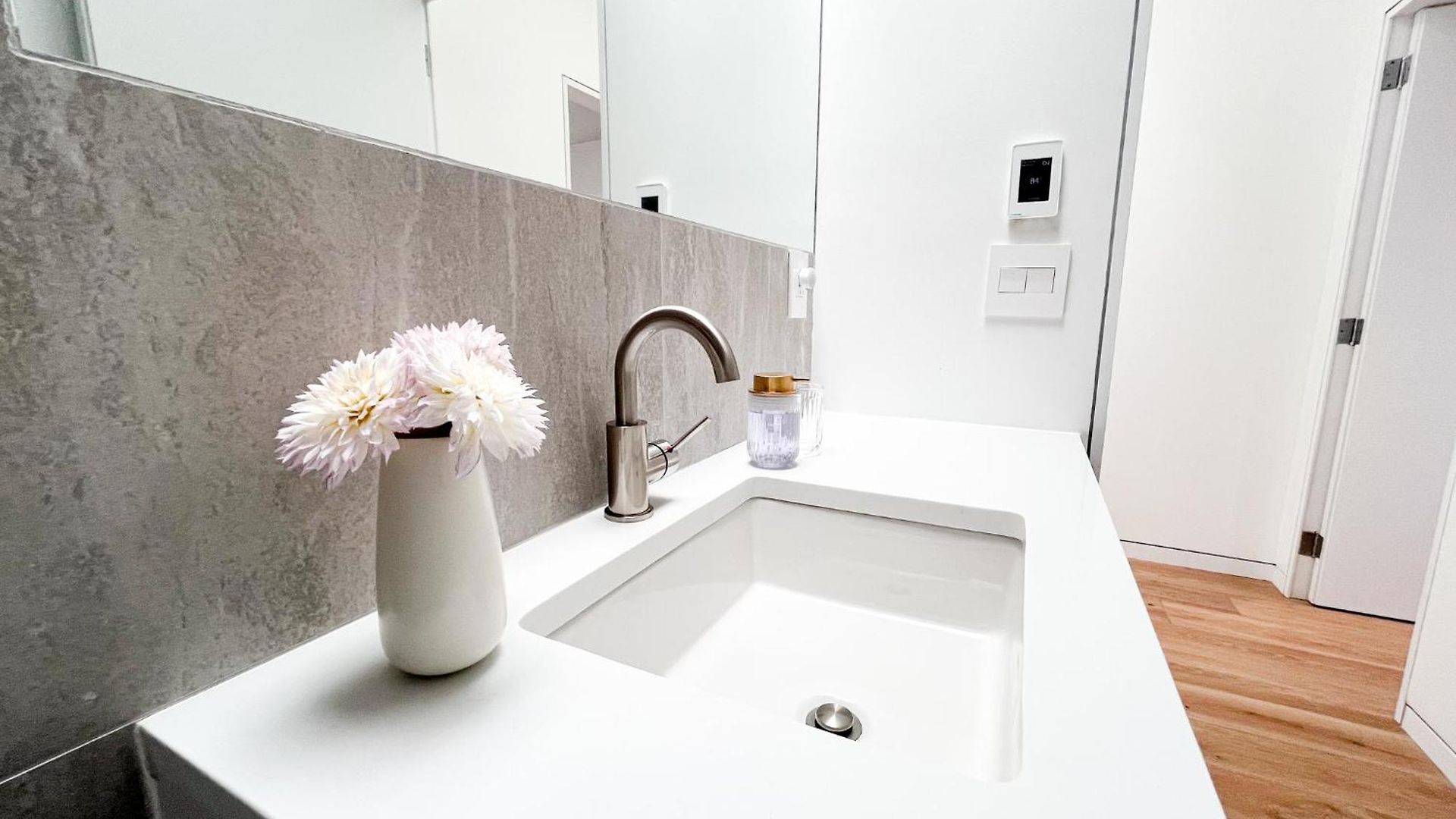 Modern, Charming, Spacious 3-bedroom Retreat In Brooklyn With Rem-casa Apartment