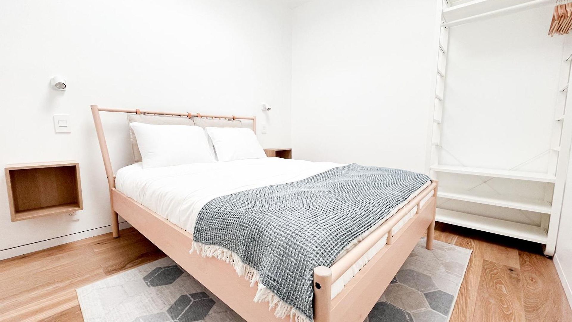 Apartment Modern, Charming, Spacious 3-bedroom Retreat In Brooklyn With Rem-casa