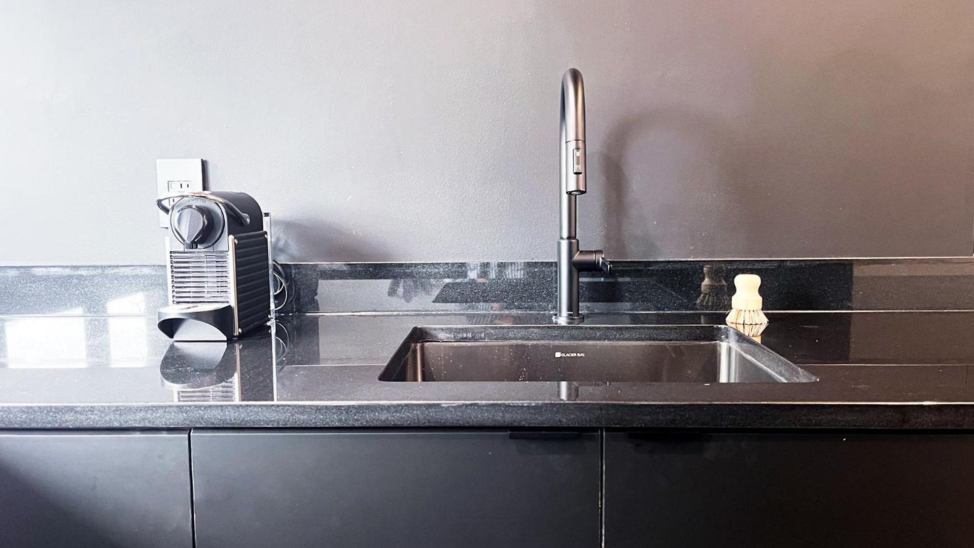 Modern, Charming, Spacious 3-bedroom Retreat In Brooklyn With Rem-casa Apartment *