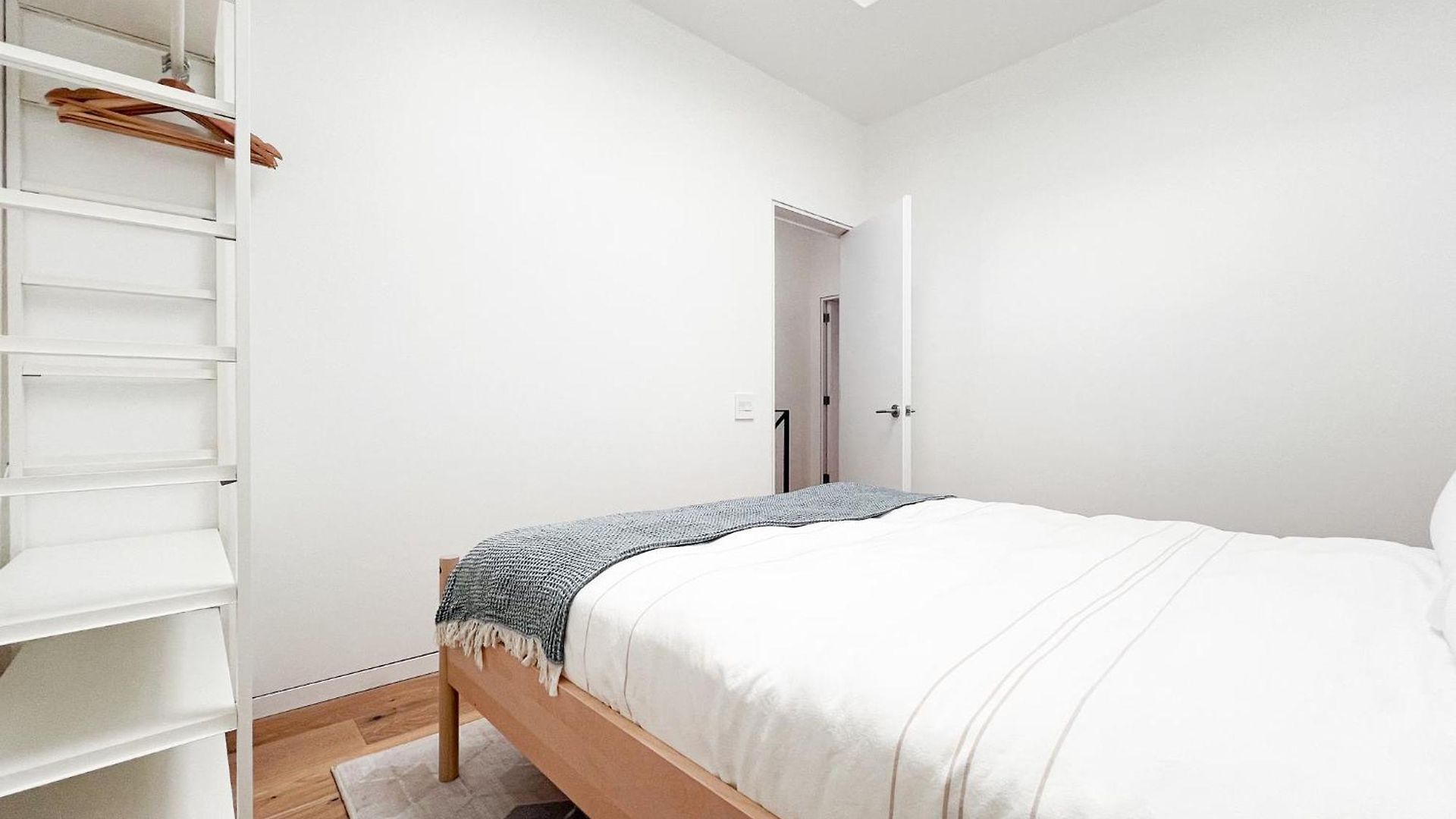 Apartment Modern, Charming, Spacious 3-bedroom Retreat In Brooklyn With Rem-casa New York