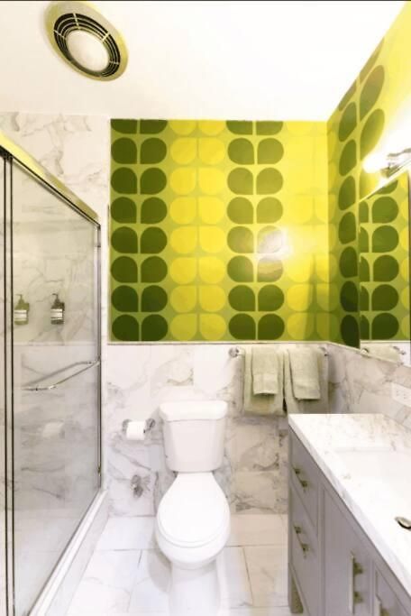 Apartment The Room: 70s Groove Themed New York