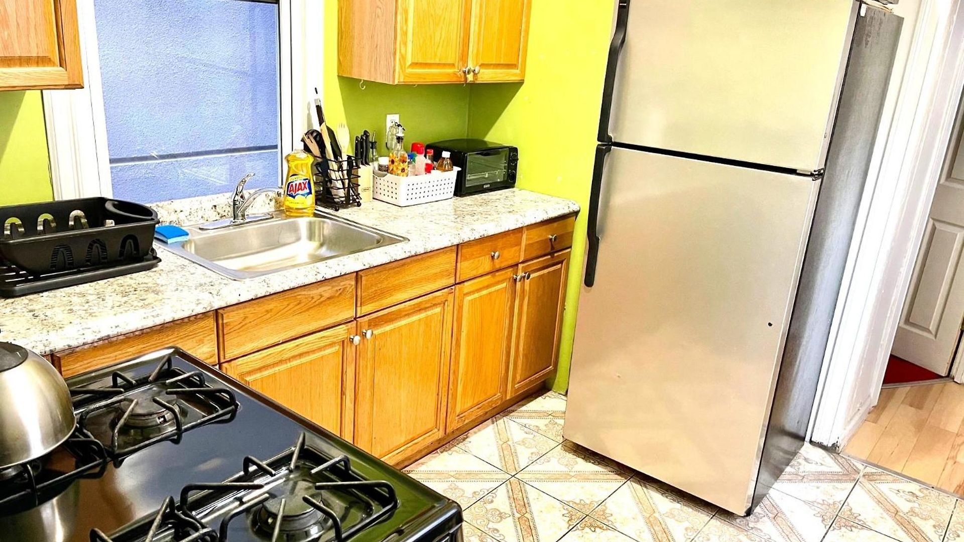 Lic, Next To Manhattan, 3 Bedroom Cozy