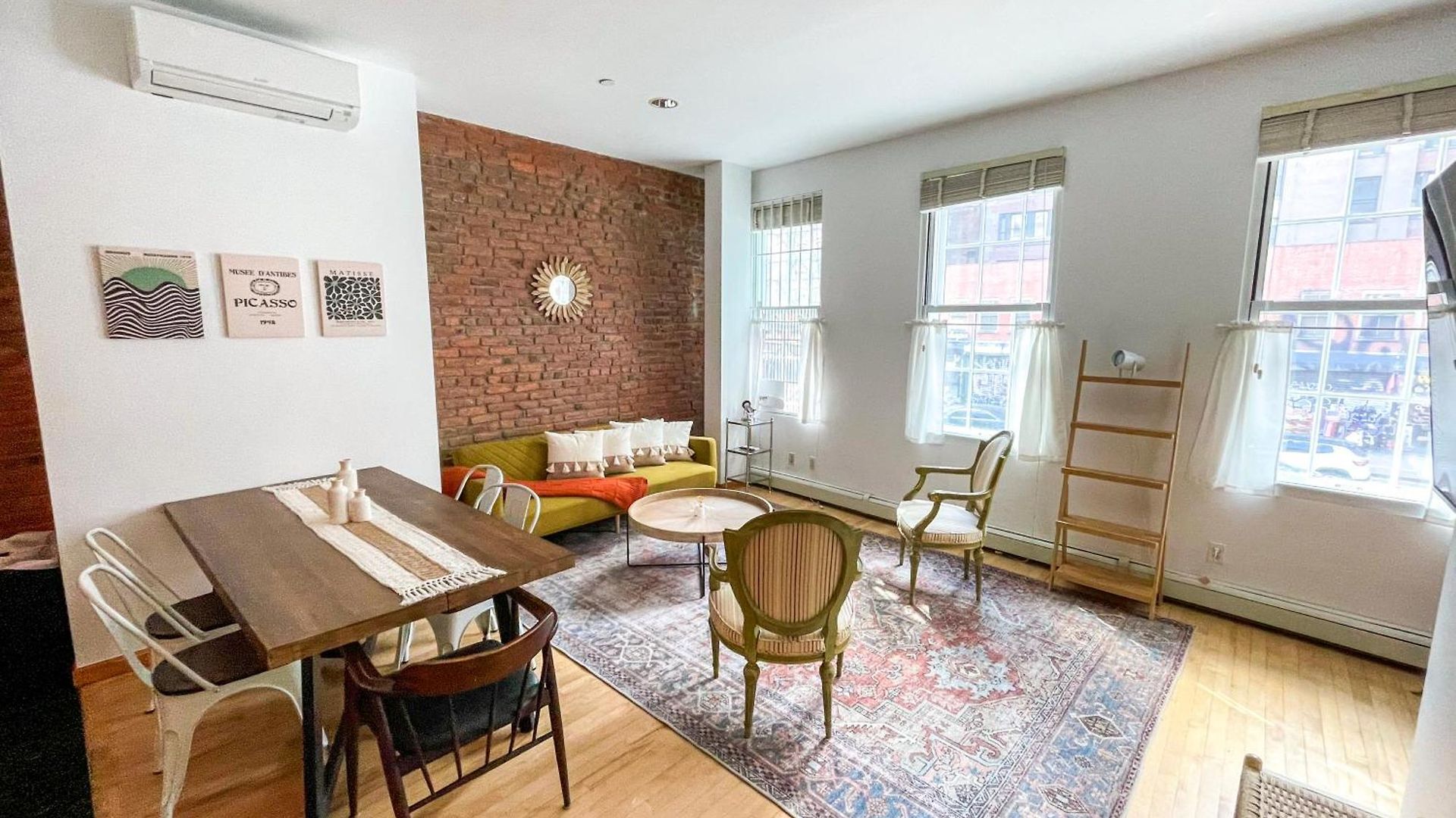 Gorgeous Soho Duplex Brownstone Apartment *
